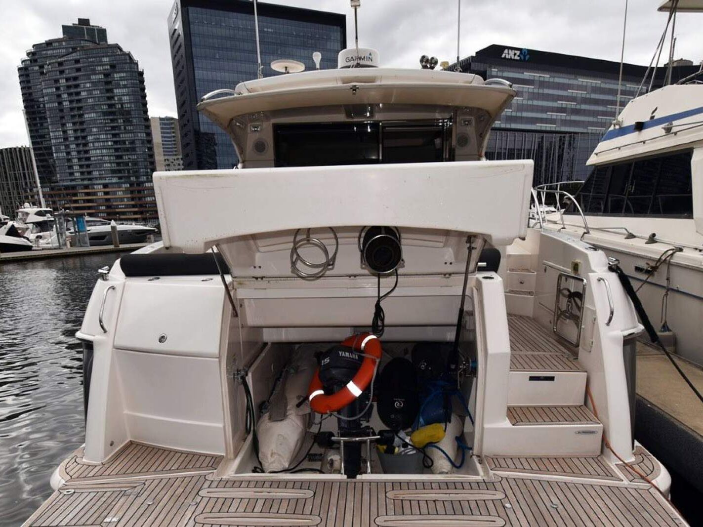 Riviera 5000 Sport Yacht 0 27