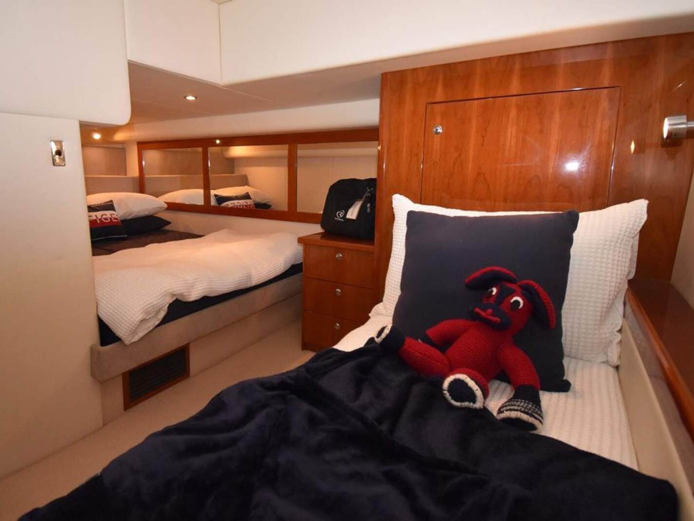 Riviera 5000 Sport Yacht 0 16