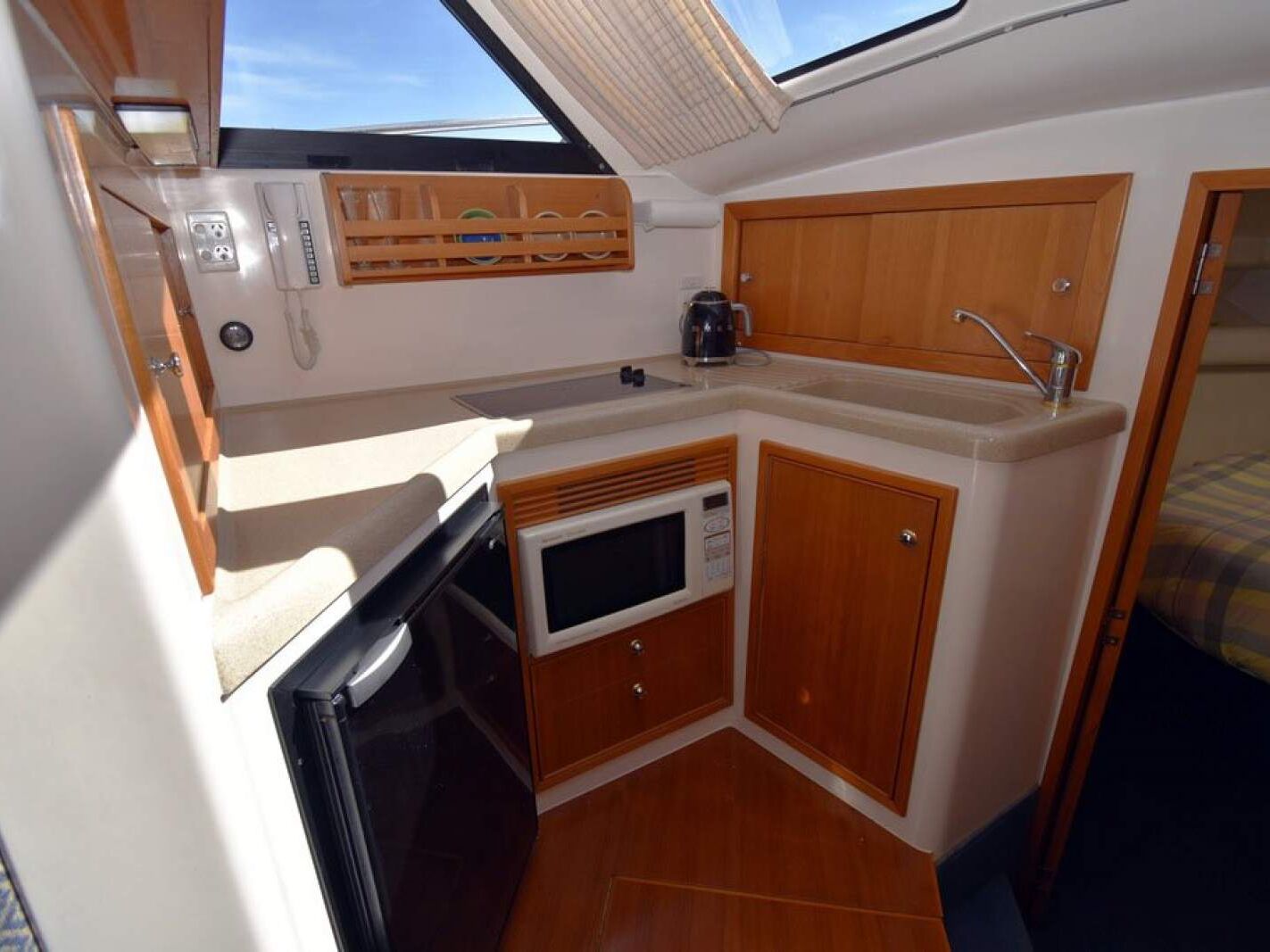 Riviera 36 Platinum Flybridge 0 05