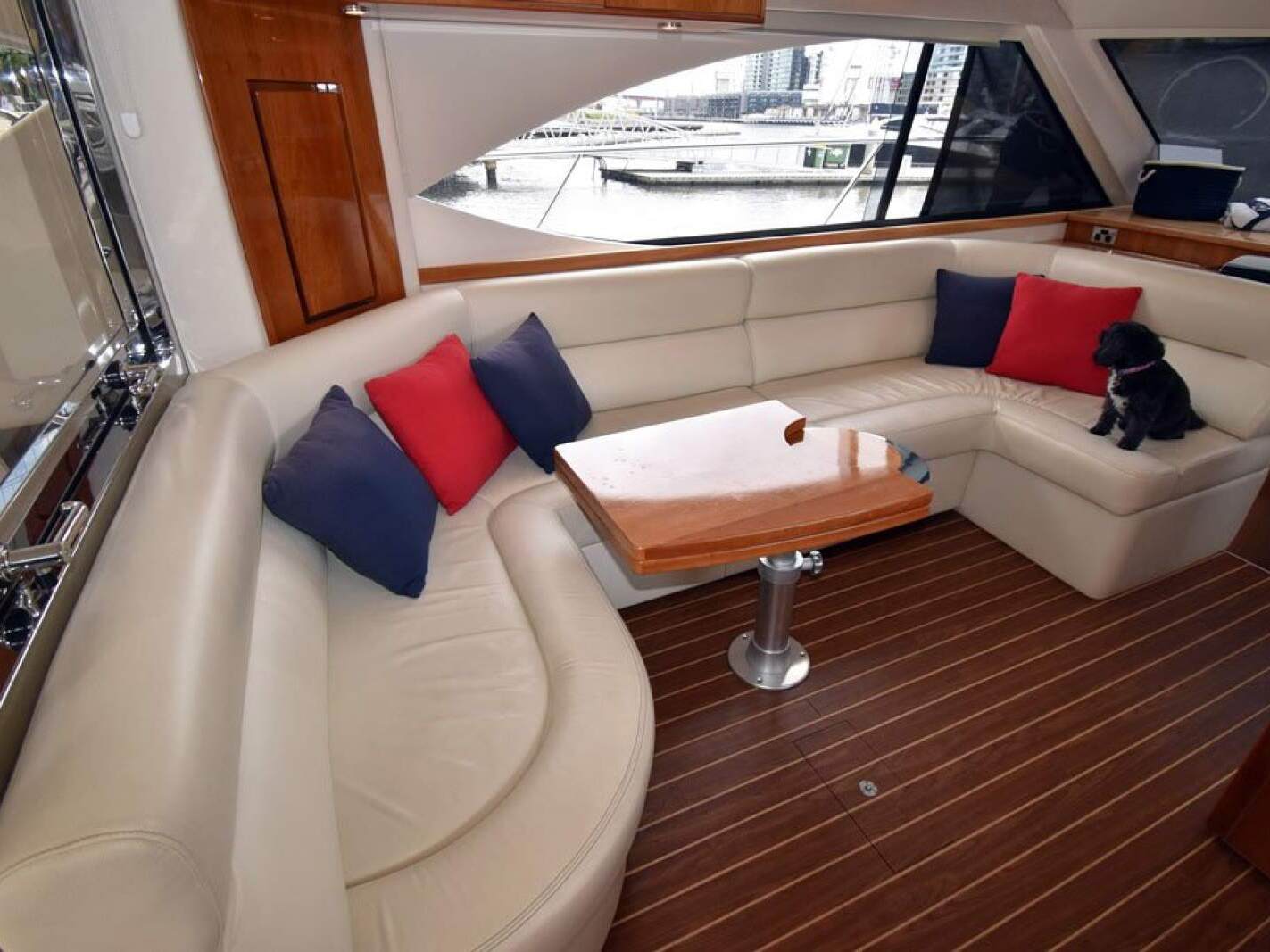 Riviera 5000 Sport Yacht 0 05