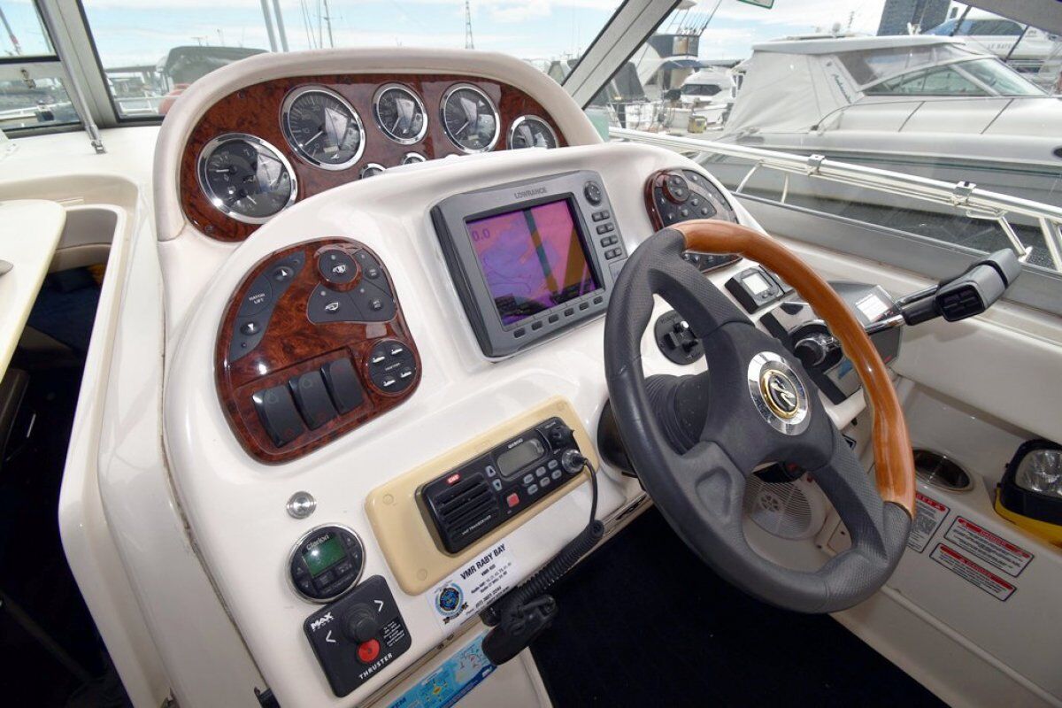 Sea Ray 335 Sundancer 0 07