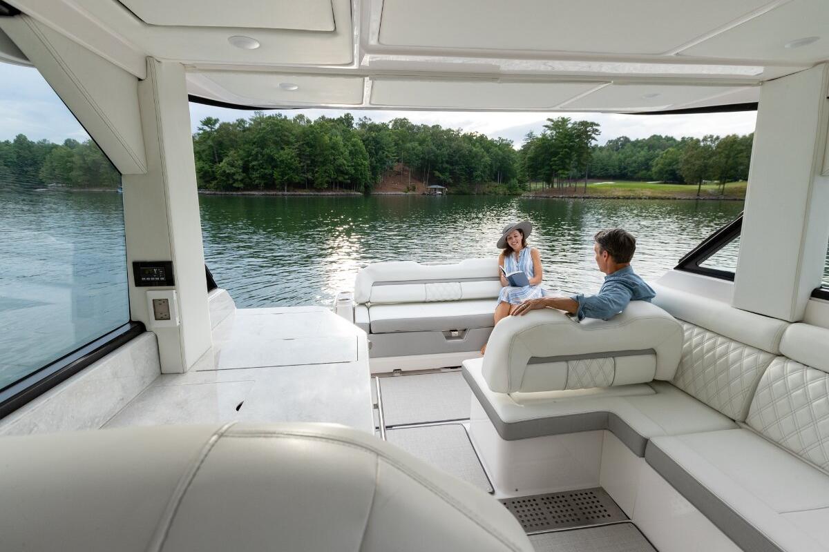 Regal 36 Grande Coupe 0 20