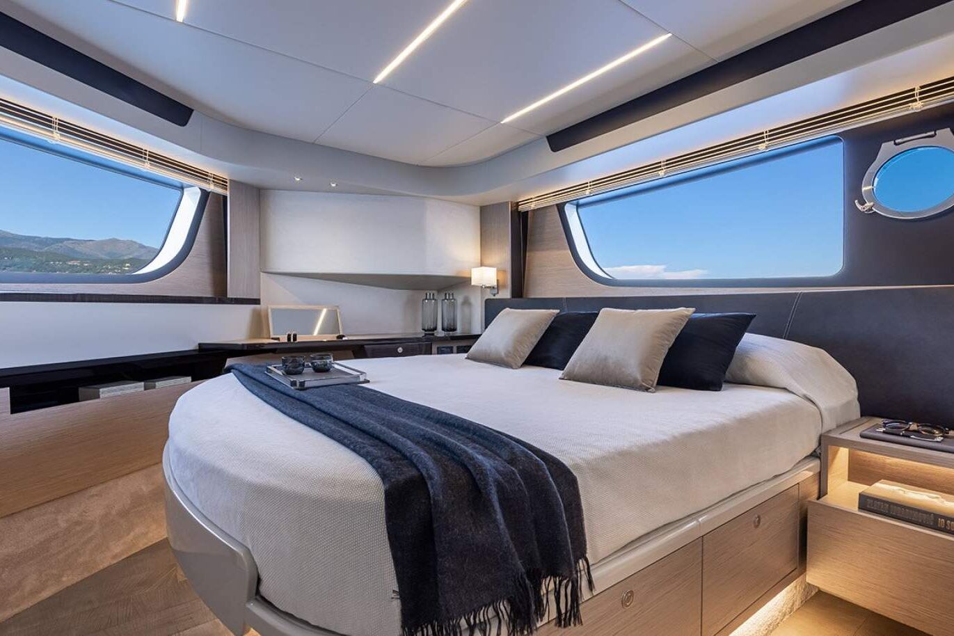 Absolute 48 Coupe 0 05