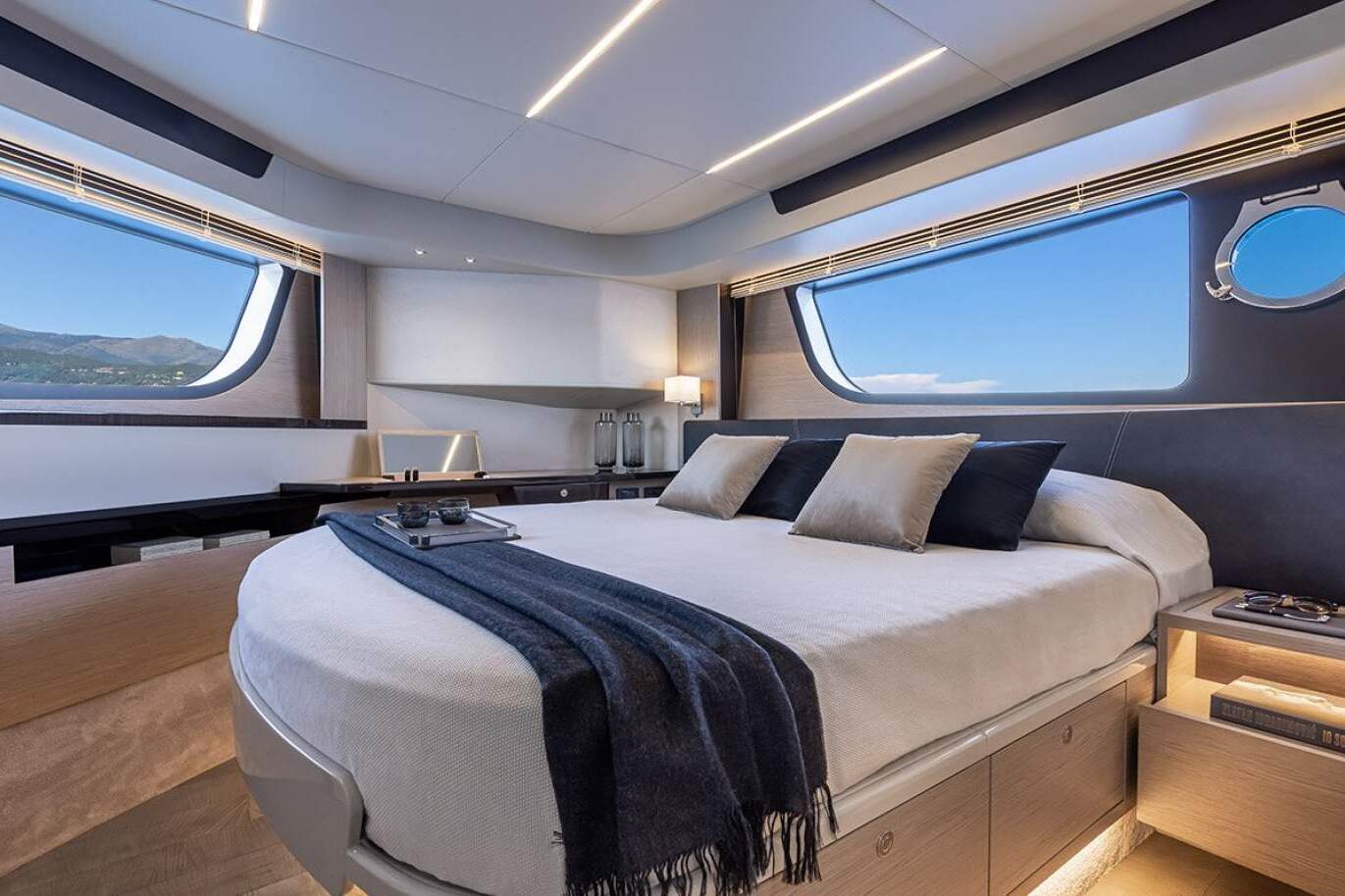 Absolute 48 Coupe 0 05