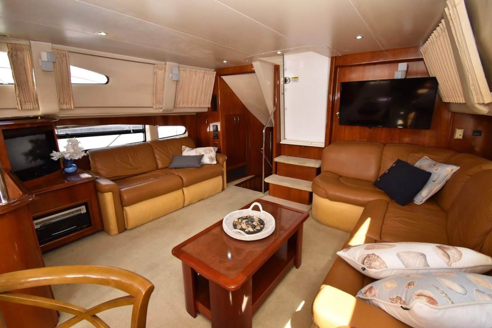 Carver 564 Motor Yacht 2003 04