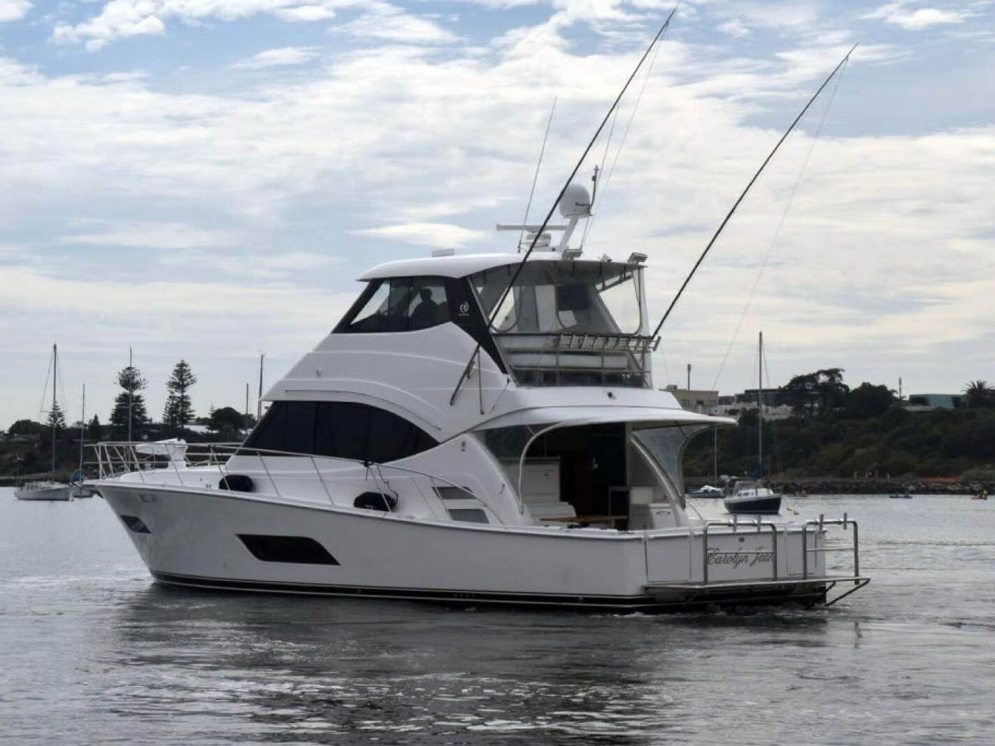 Riviera 50 Enclosed Flybridge 0 04