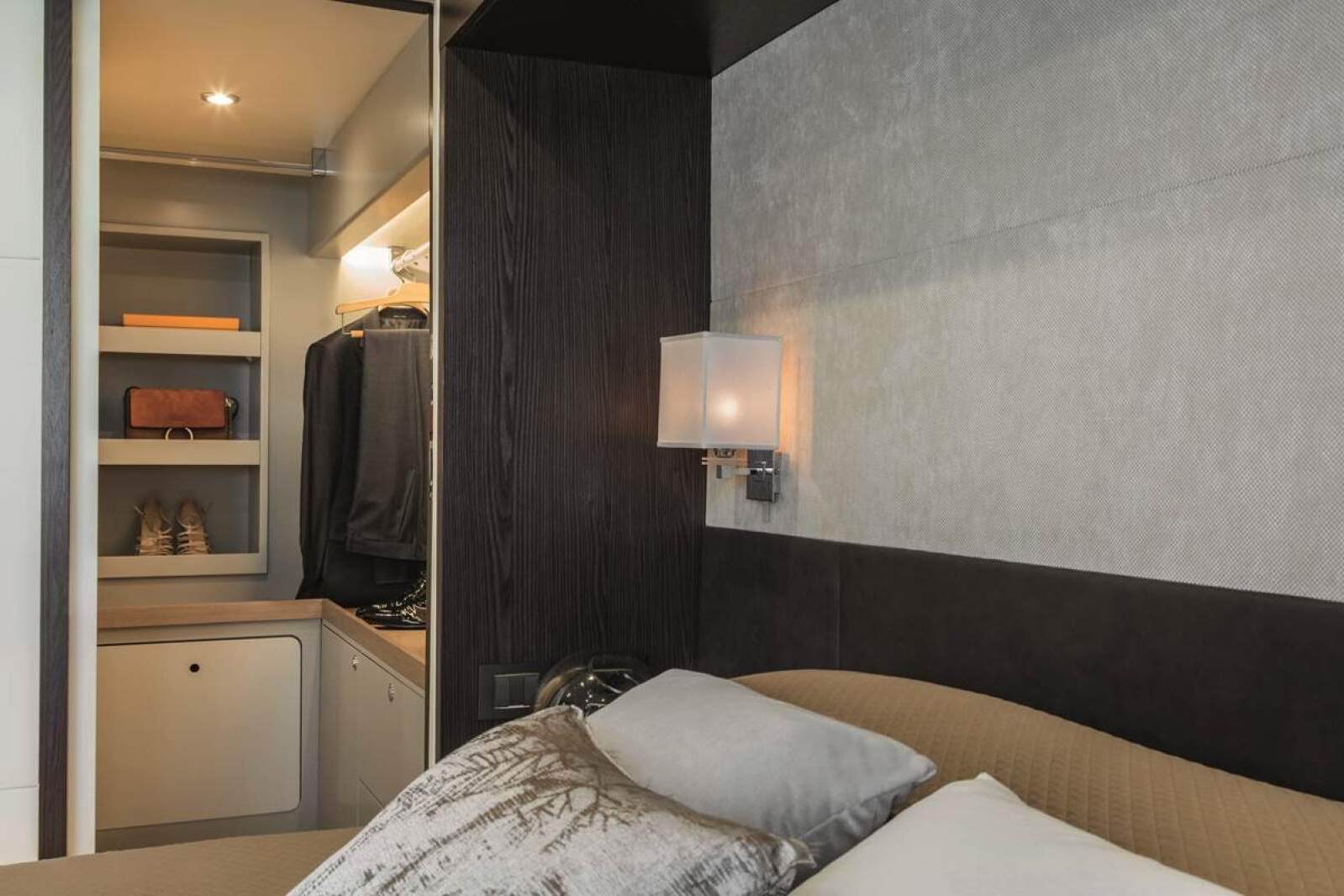 Absolute Navetta 48 0 24