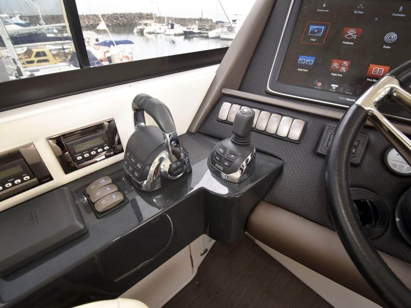 Riviera 50 Enclosed Flybridge 2015 33