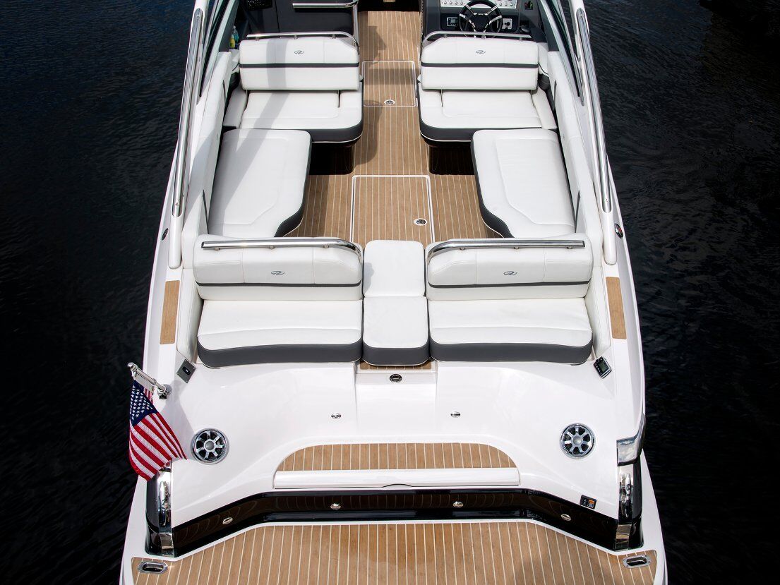 Regal 2800 Bowrider 0 08