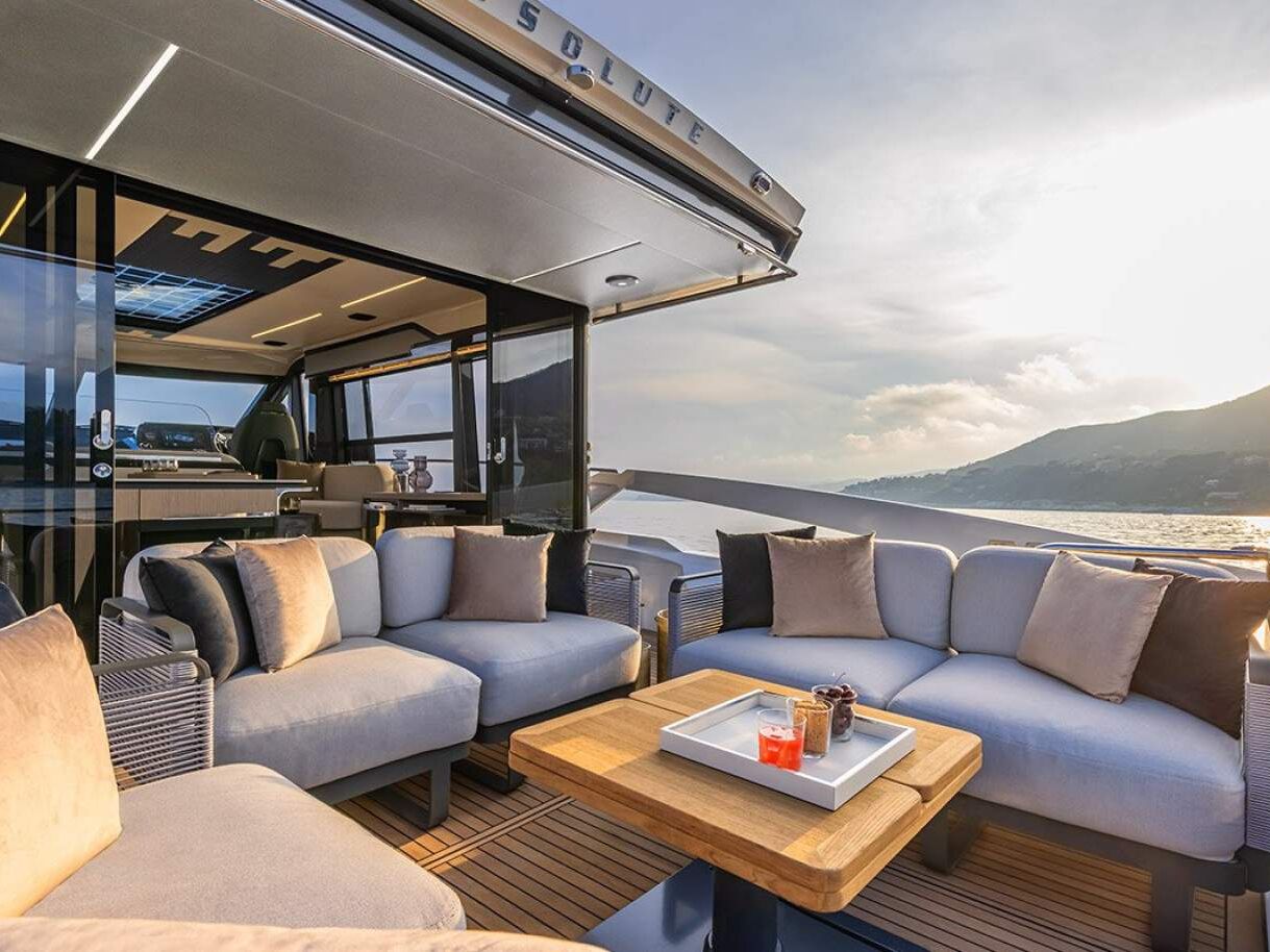 Absolute 48 Coupe 0 04