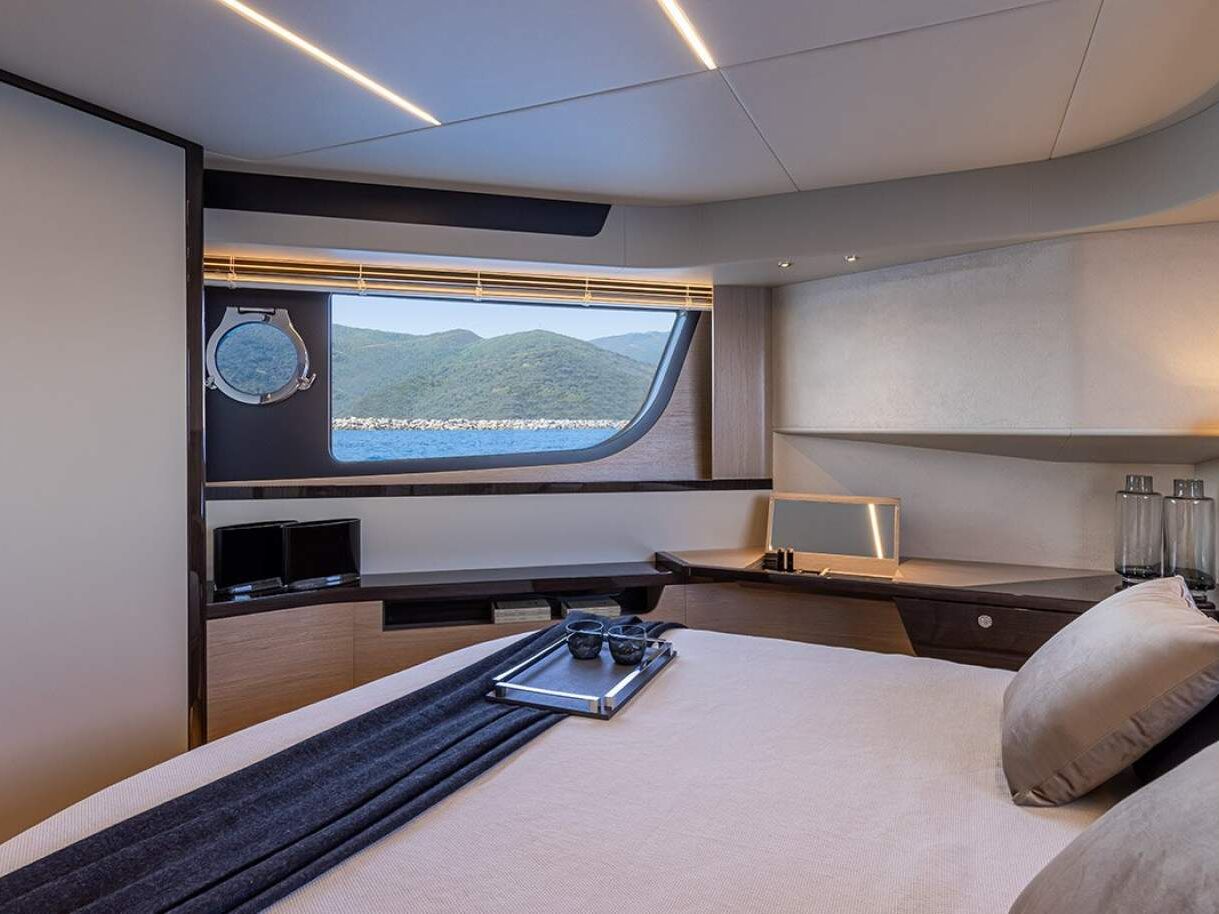 Absolute 48 Coupe 0 07