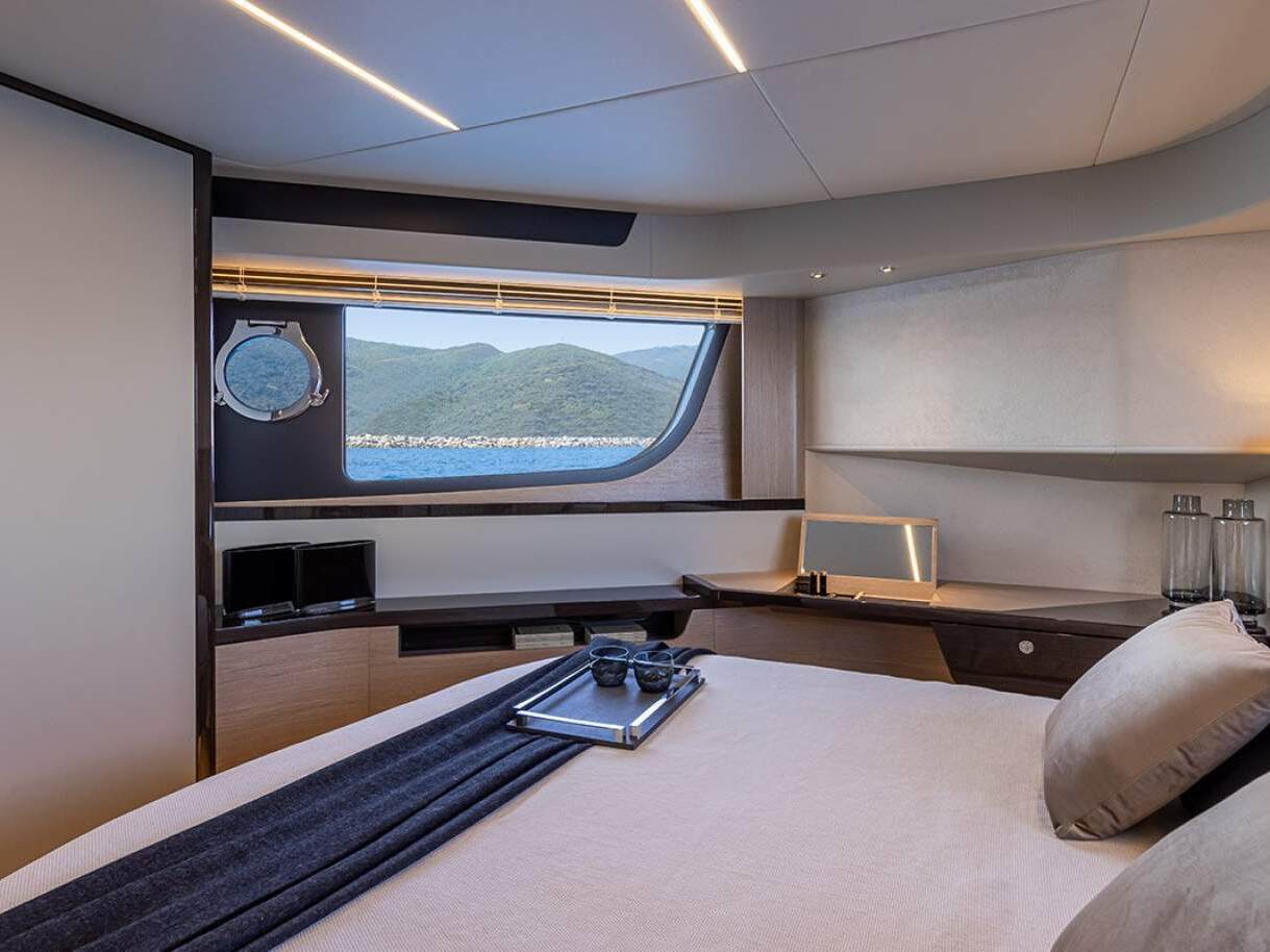 Absolute 48 Coupe 0 07