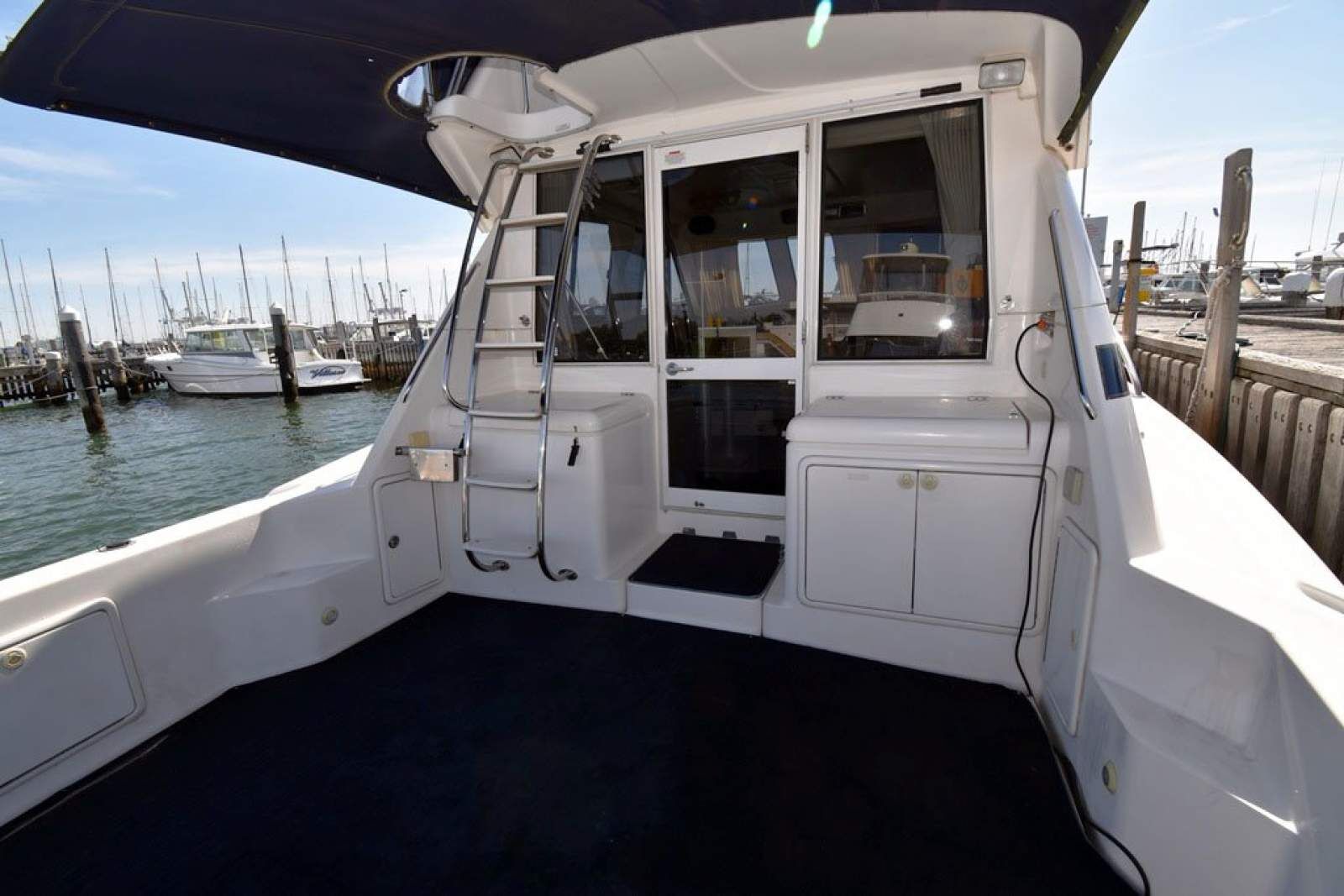 Riviera 36 Platinum Flybridge 0 15