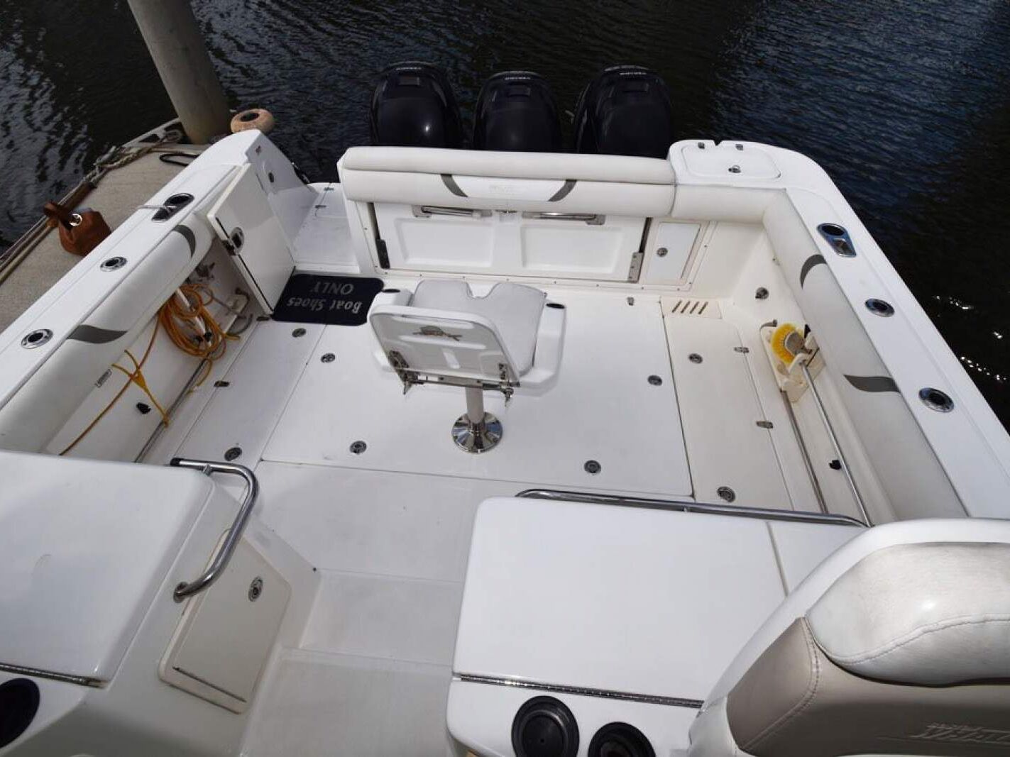 Boston Whaler 345 Conquest 0 18