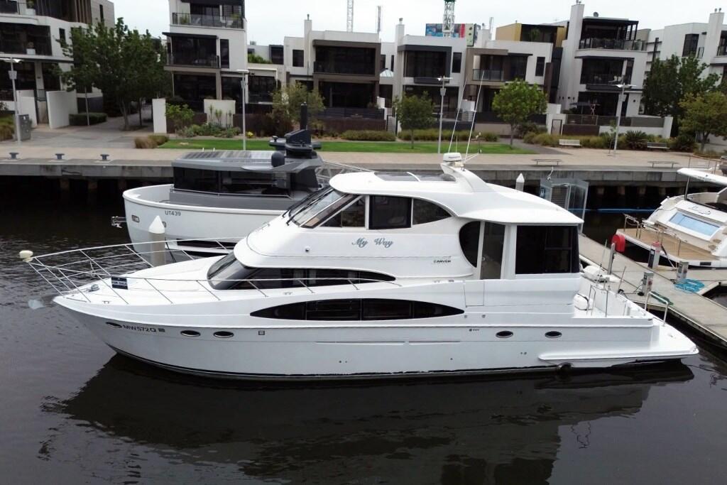 Carver 564 Motor Yacht 2003 00