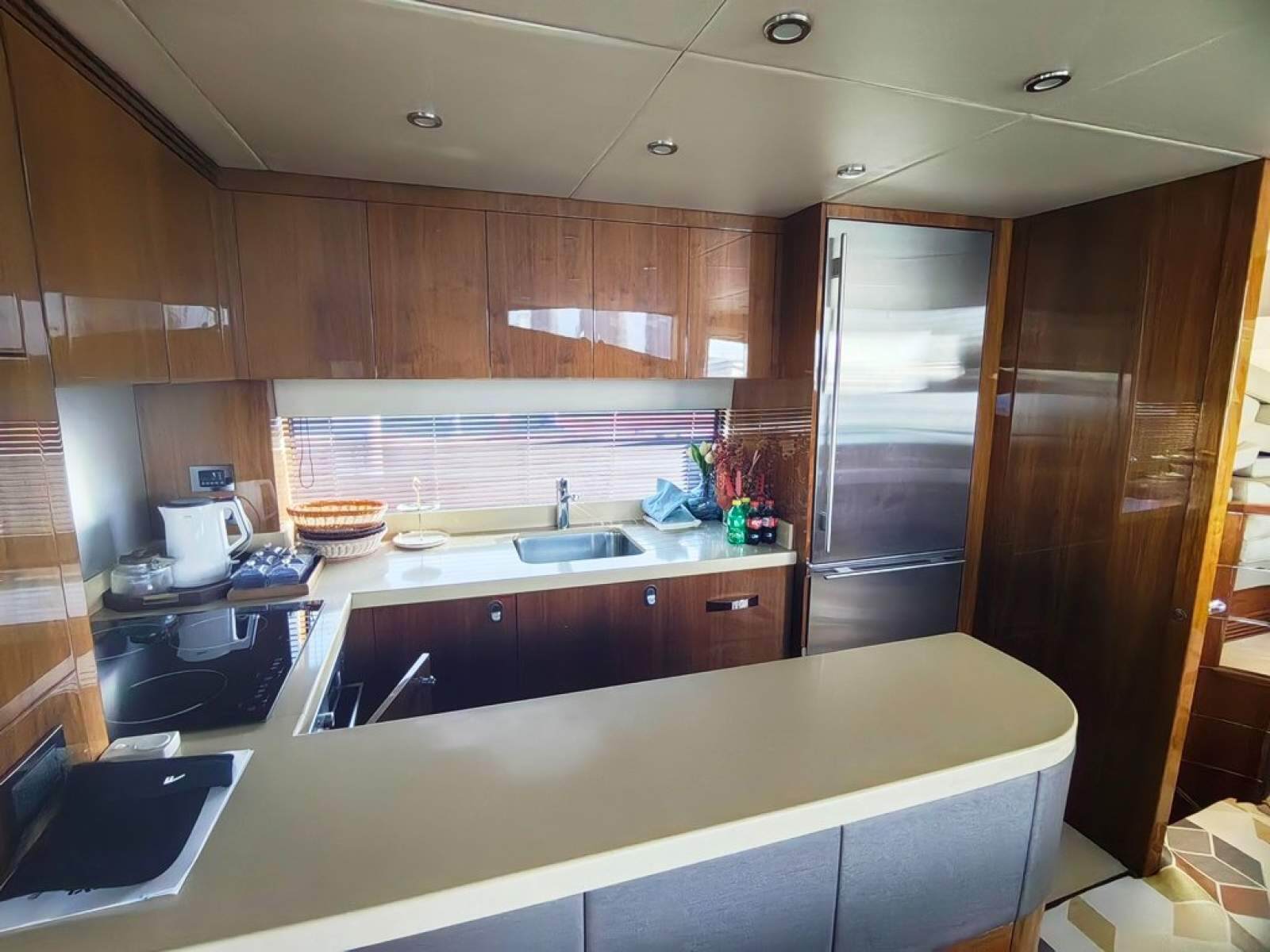 Sunseeker Manhattan 75 0 08