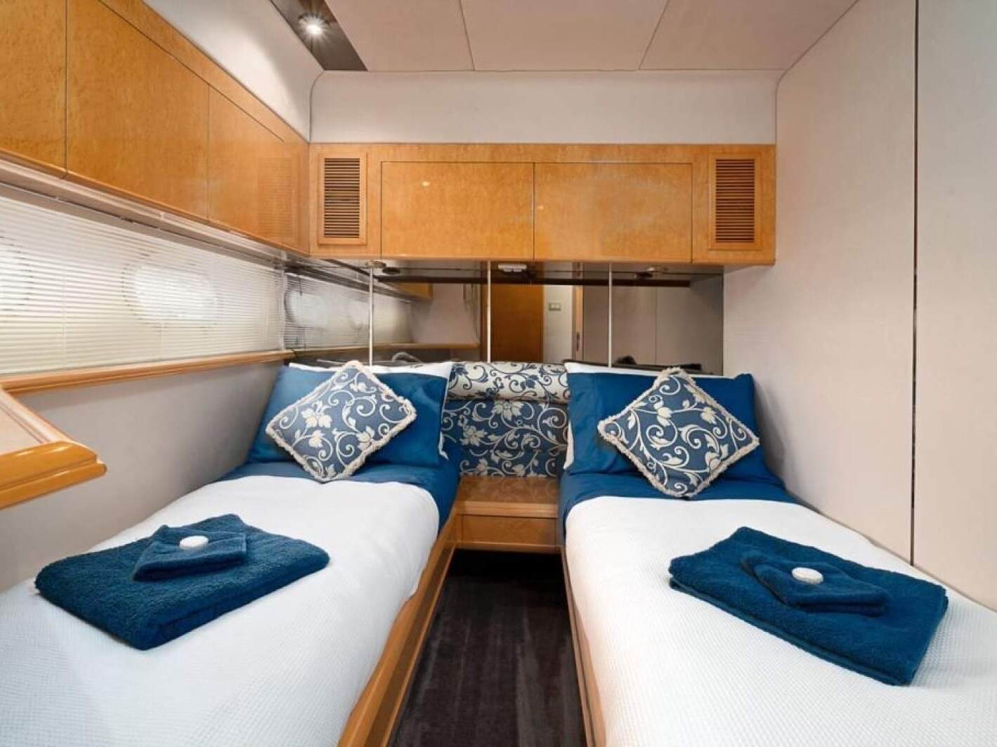 Fairline Squadron 65 0 11