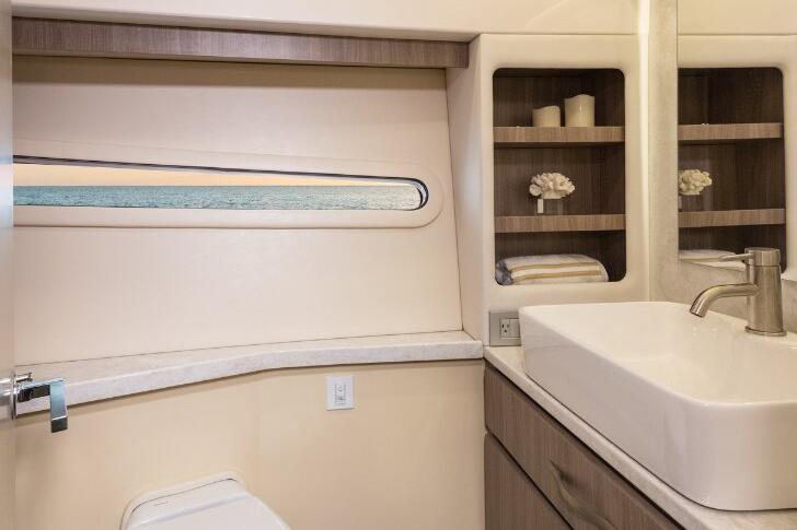 Regal 38 Grand Coupe 0 23