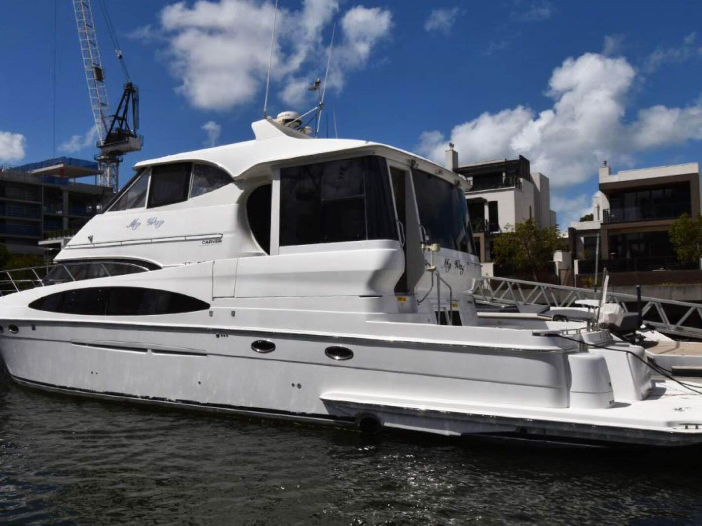 Carver 564 Motor Yacht 2003 01