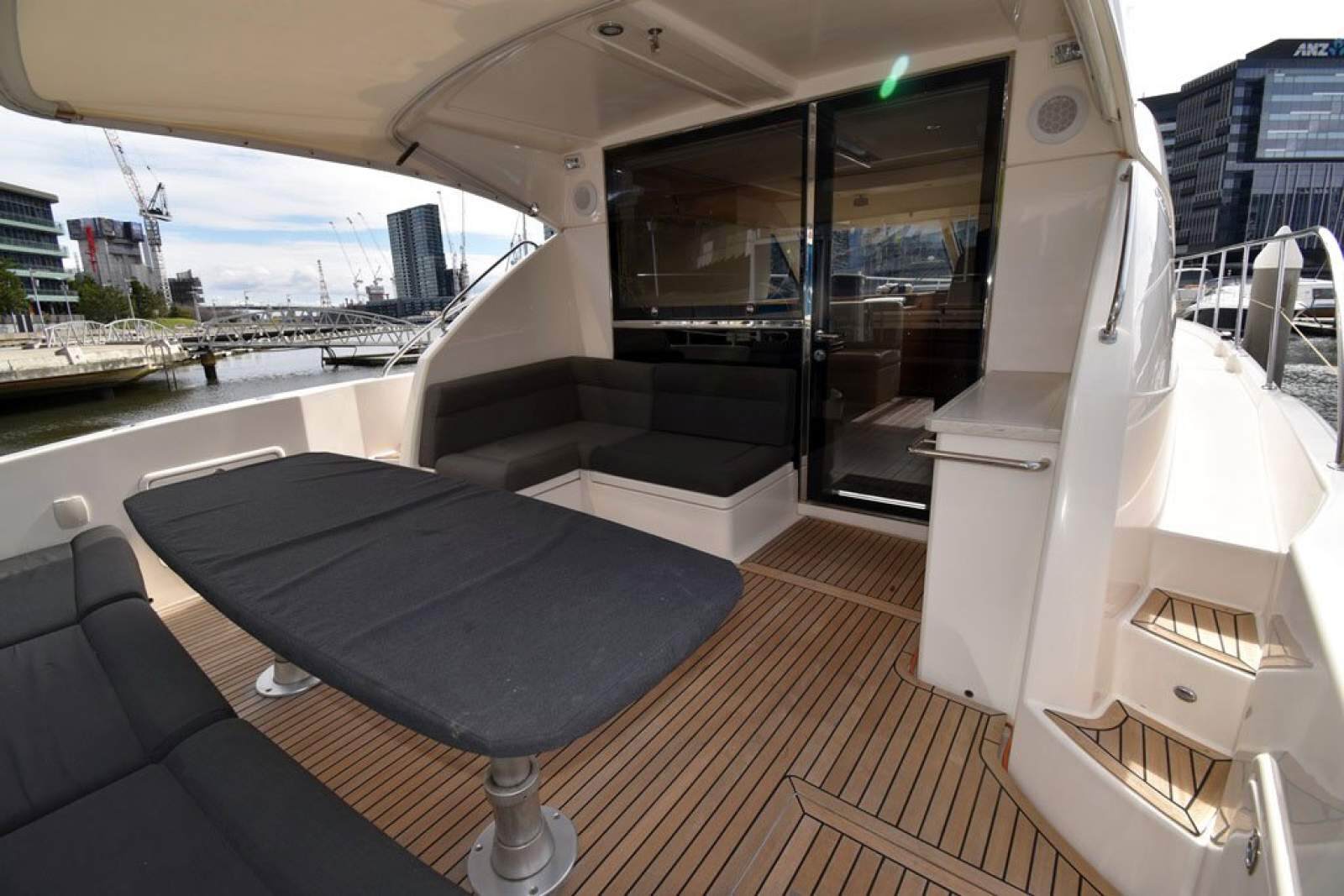 Riviera 5000 Sport Yacht 0 24