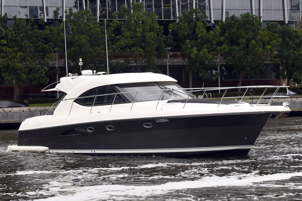 Riviera 5000 Sport Yacht 0 00