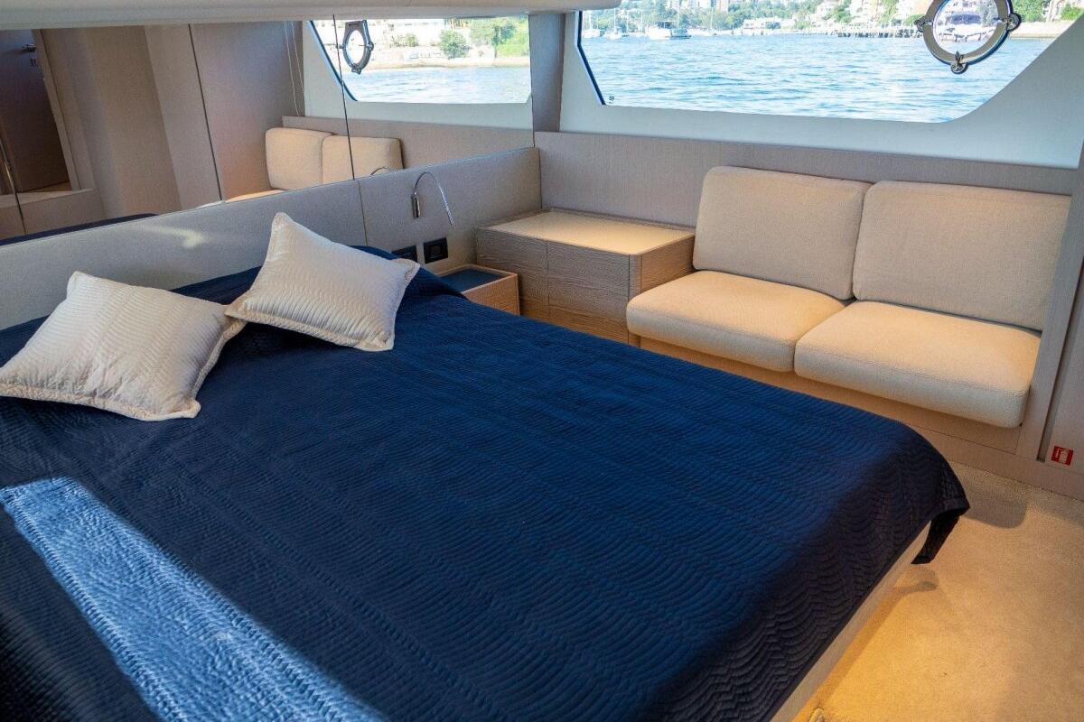 Ferretti Flybridge 500 0 13