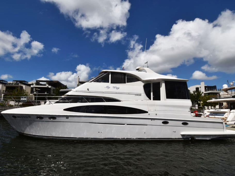 Carver 564 Motor Yacht 2003 00