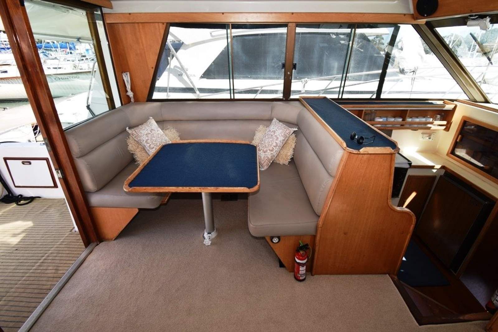 Riviera 35 Flybridge 0 08