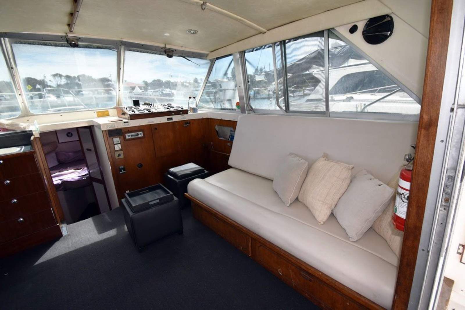 Bertram 35 Flybridge 0 03