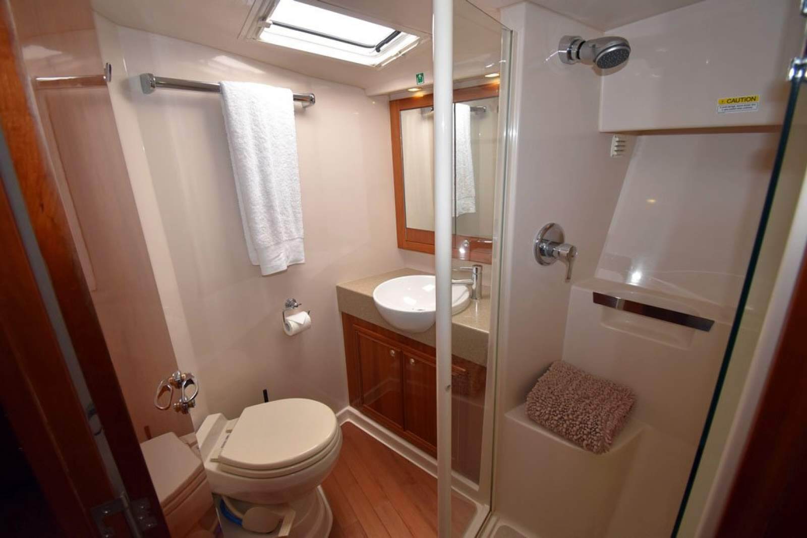 Riviera 47 Enclosed Flybridge 0 13