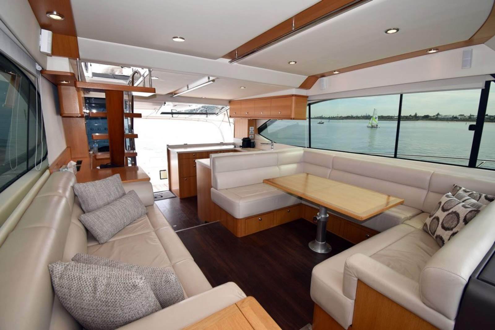 Riviera 50 Enclosed Flybridge 0 05