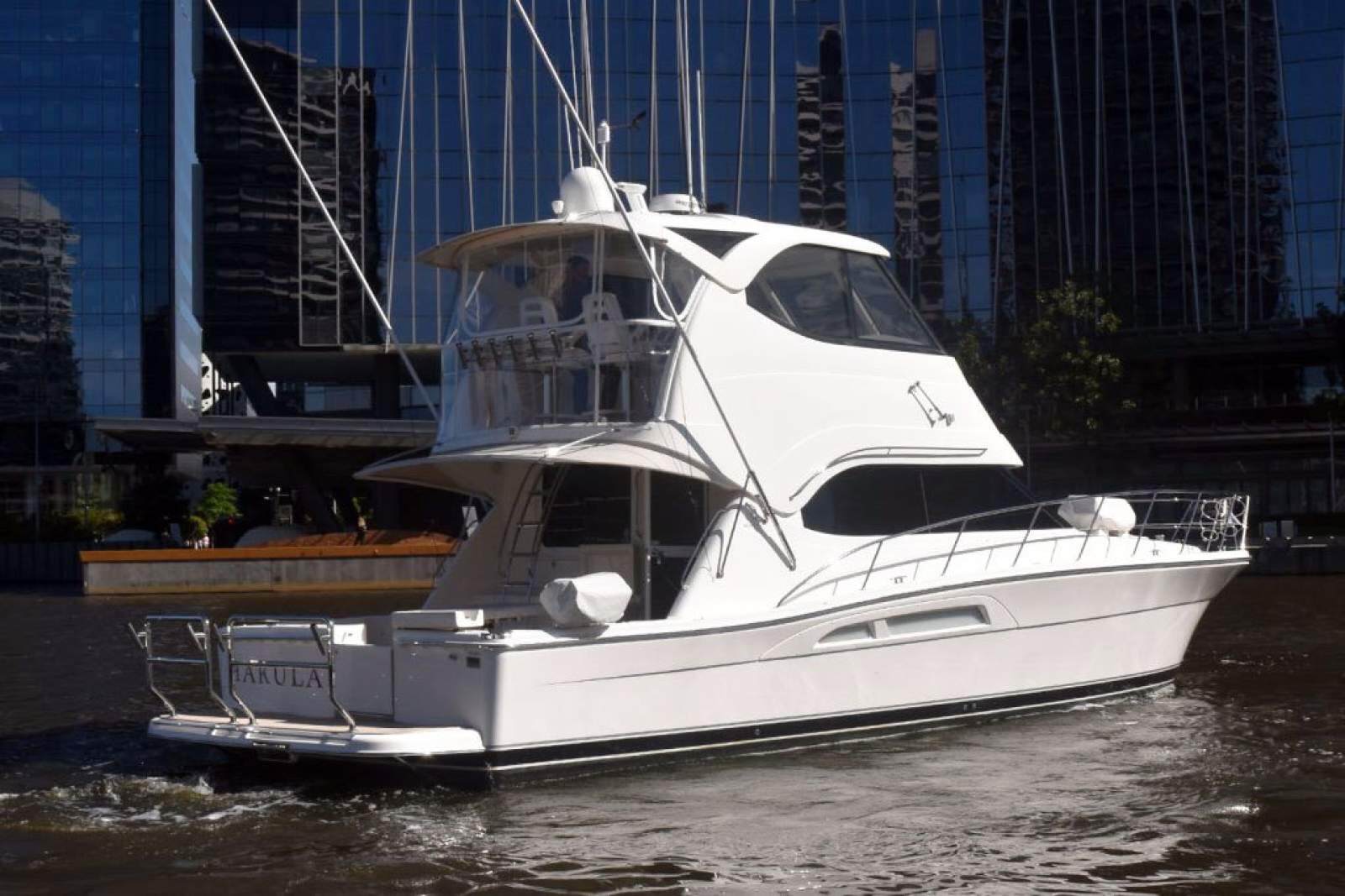 Riviera 47 Enclosed Flybridge 0 28
