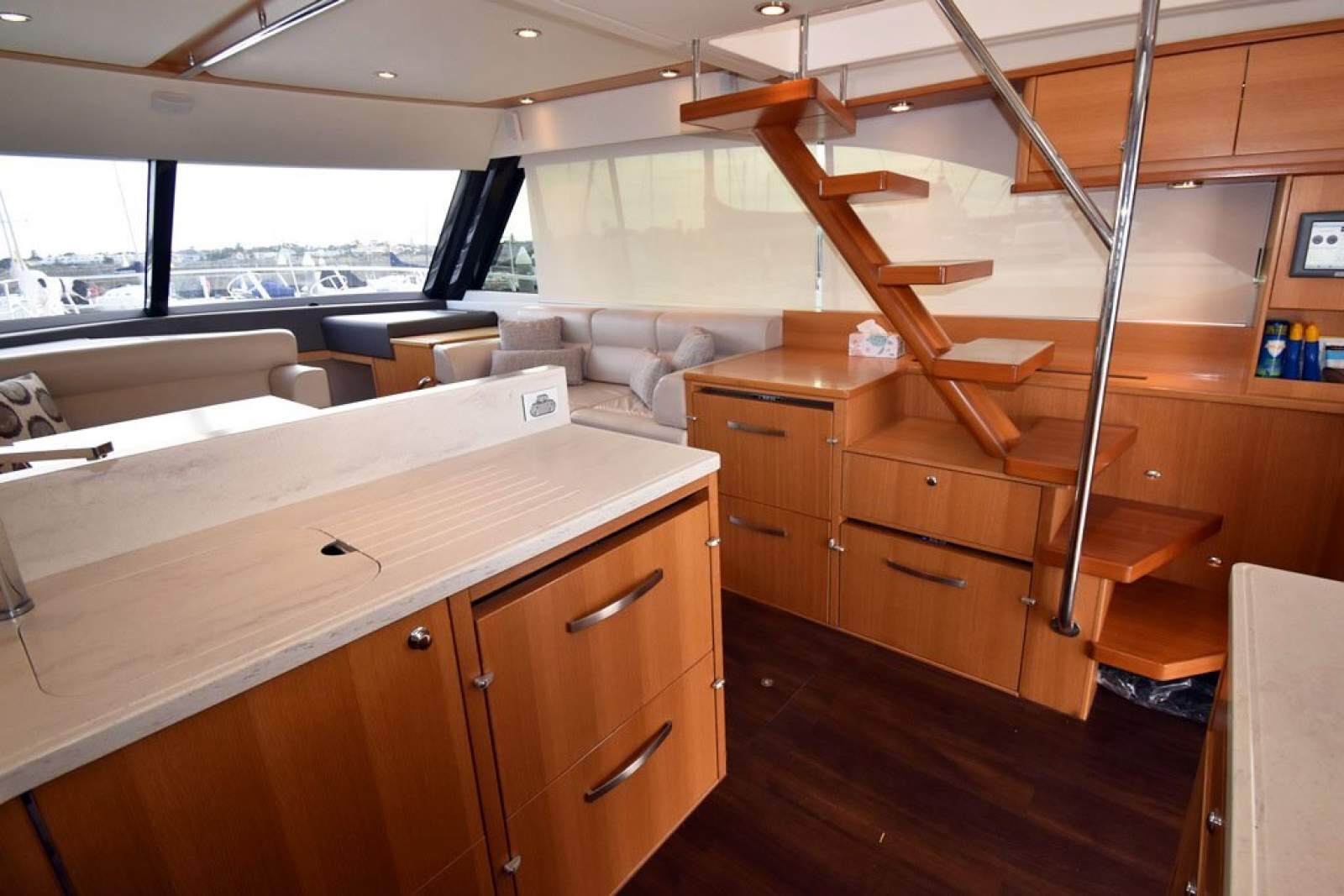 Riviera 50 Enclosed Flybridge 0 09