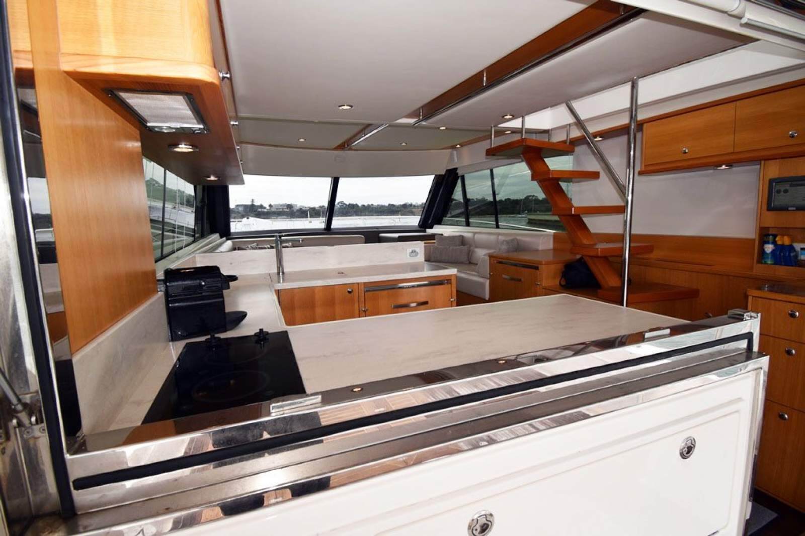 Riviera 50 Enclosed Flybridge 0 07
