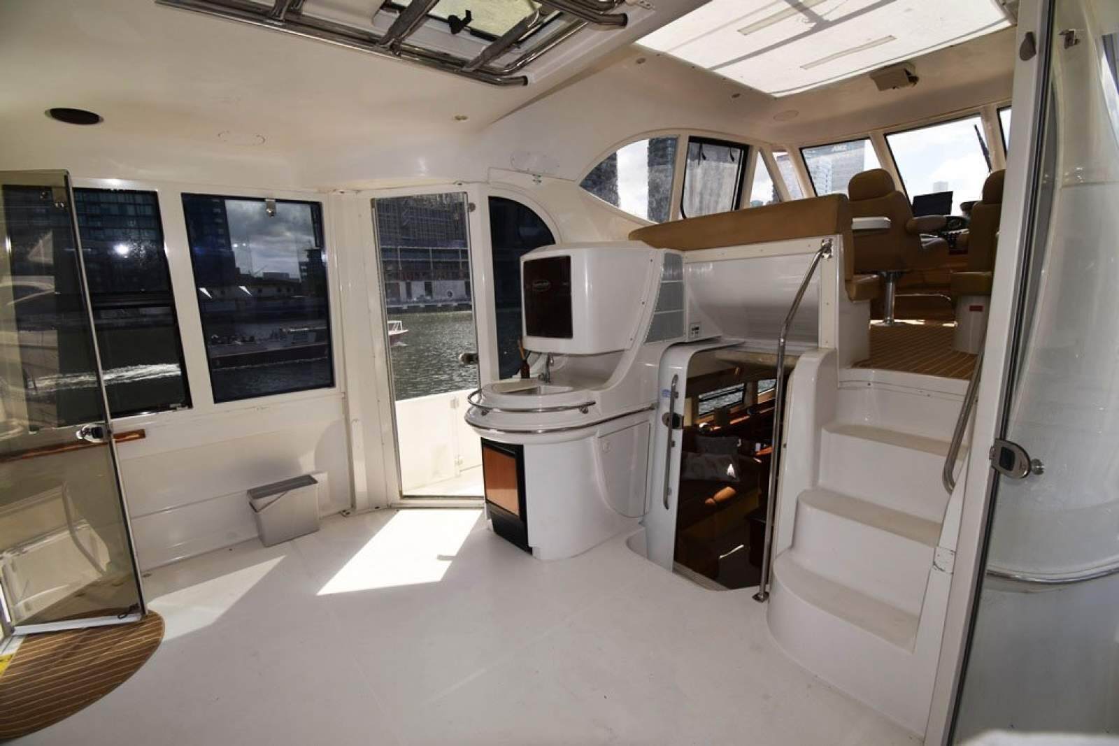 Carver 564 Motor Yacht 2003 21