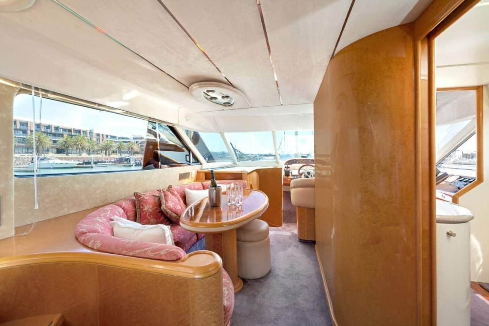 Fairline Squadron 65 0 04