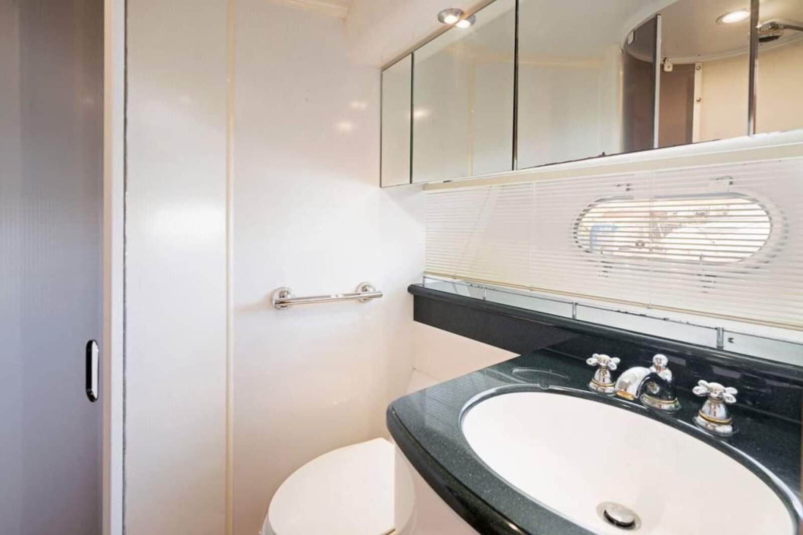 Fairline Squadron 65 0 16