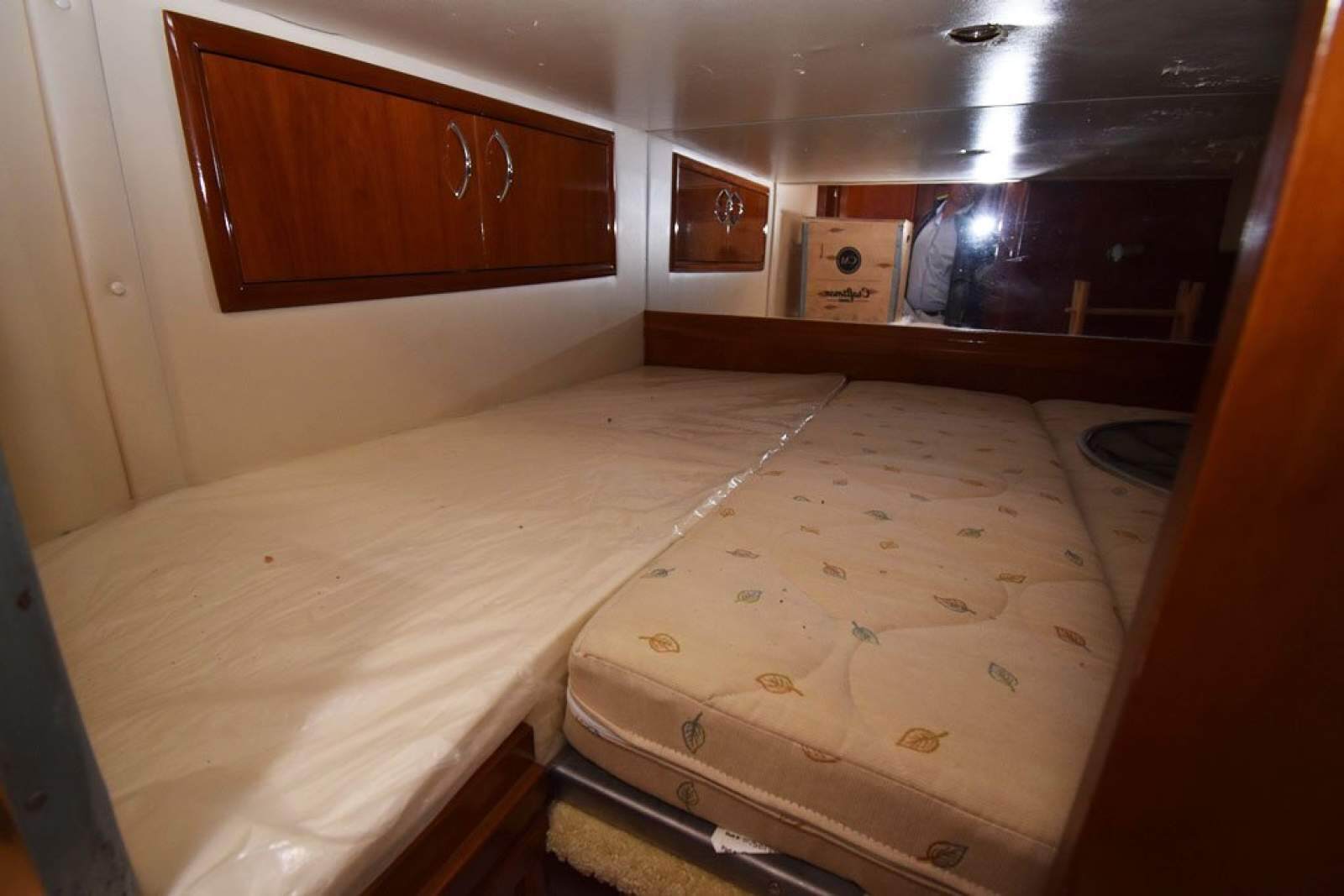 Carver 564 Motor Yacht 2003 17