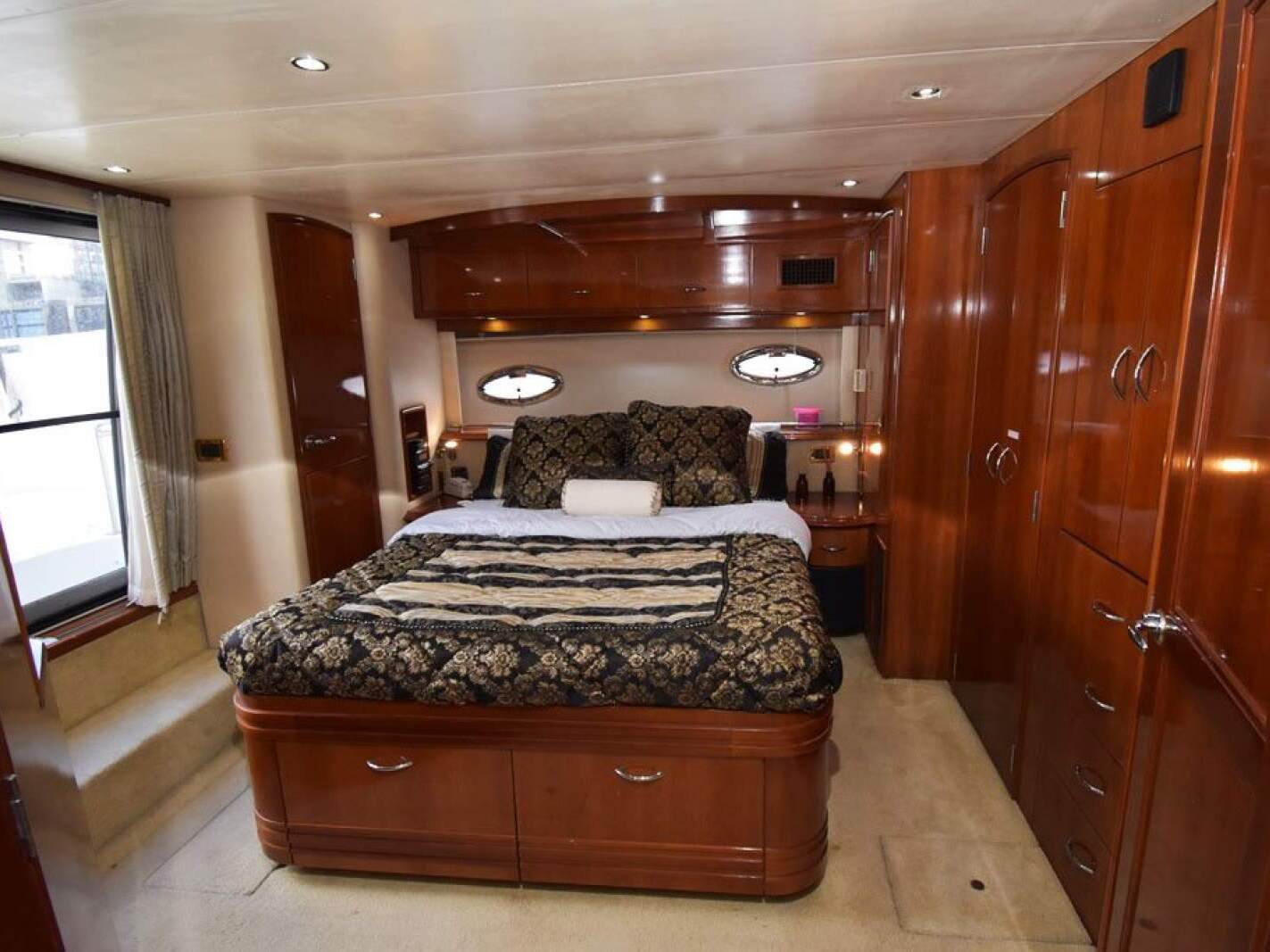 Carver 564 Motor Yacht 2003 10