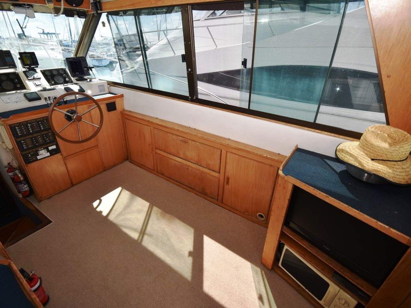 Riviera 35 Flybridge 0 05