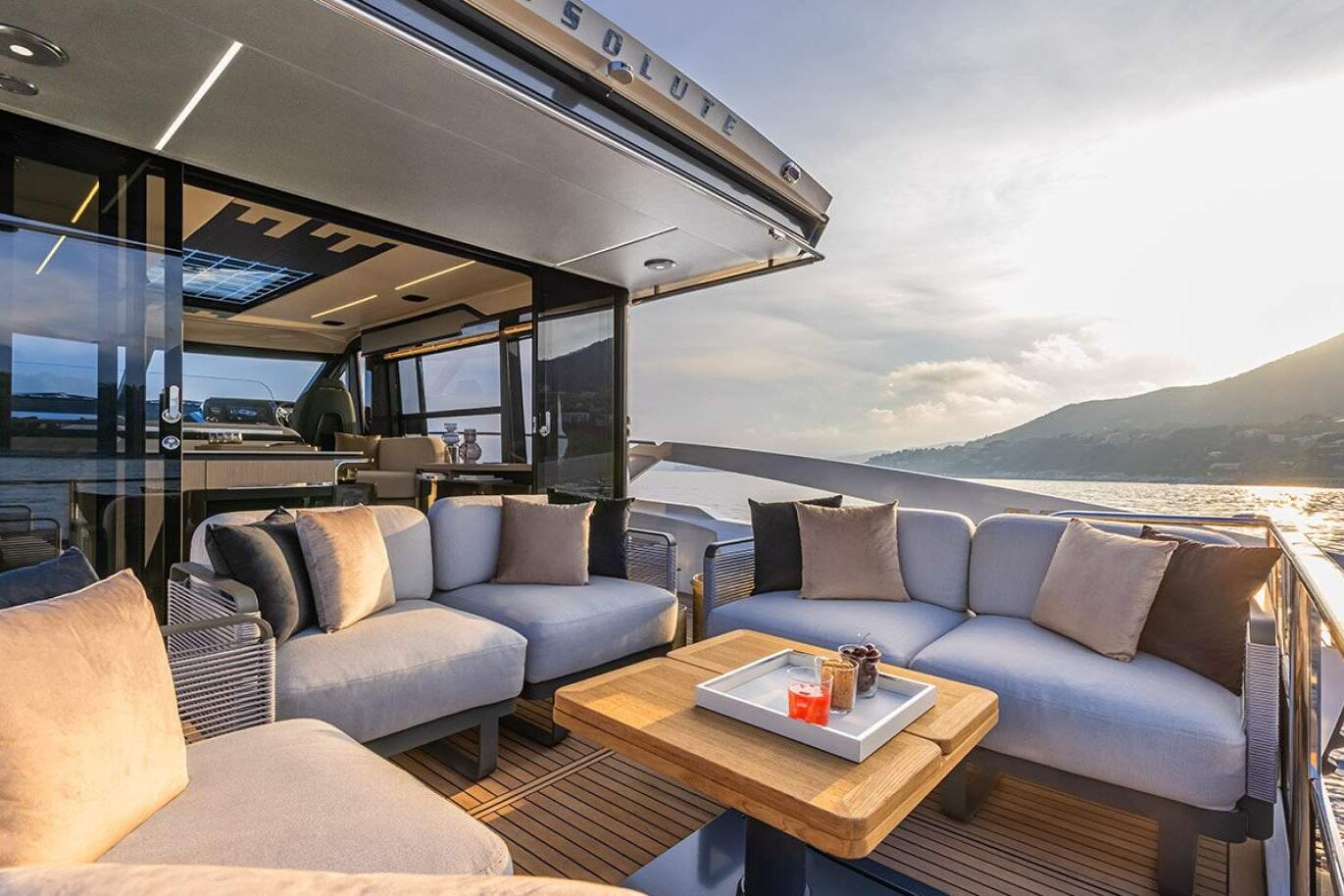 Absolute 48 Coupe 0 04