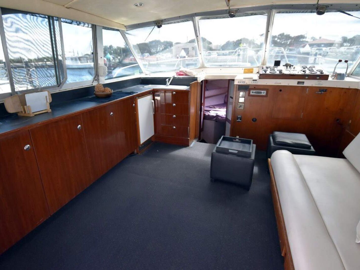 Bertram 35 Flybridge 0 02