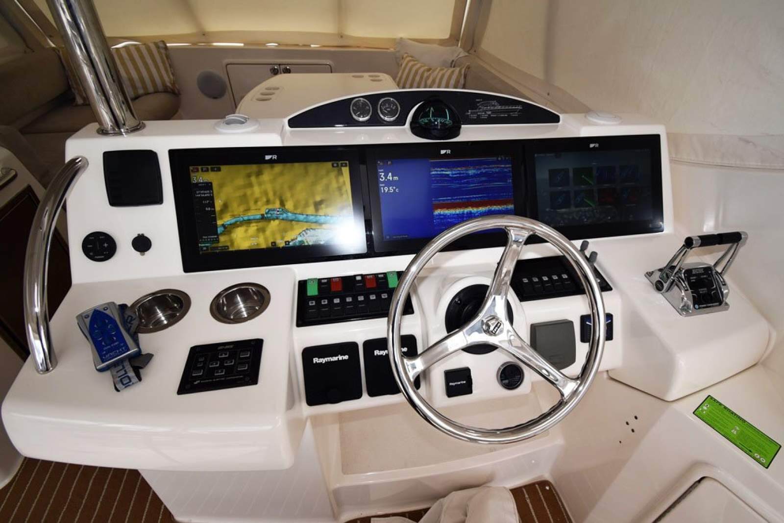 Riviera 47 Enclosed Flybridge 0 21