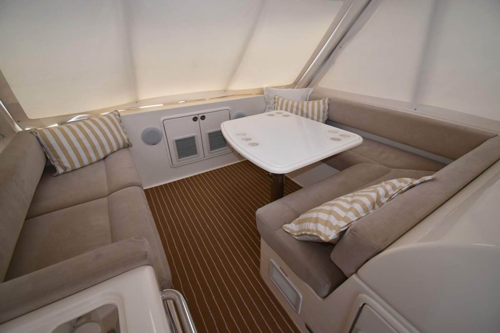 Riviera 47 Enclosed Flybridge 0 24