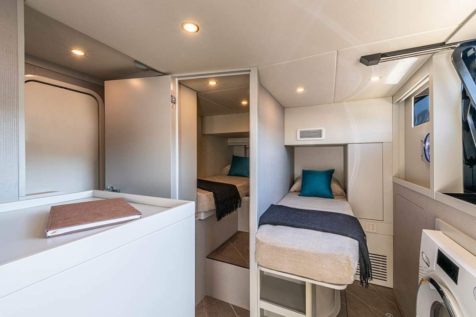 Absolute Navetta 70 0 37