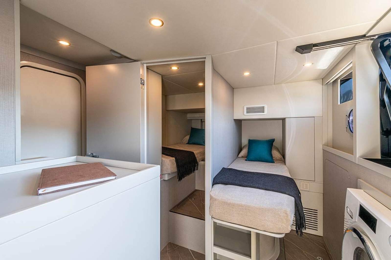 Absolute Navetta 70 0 37