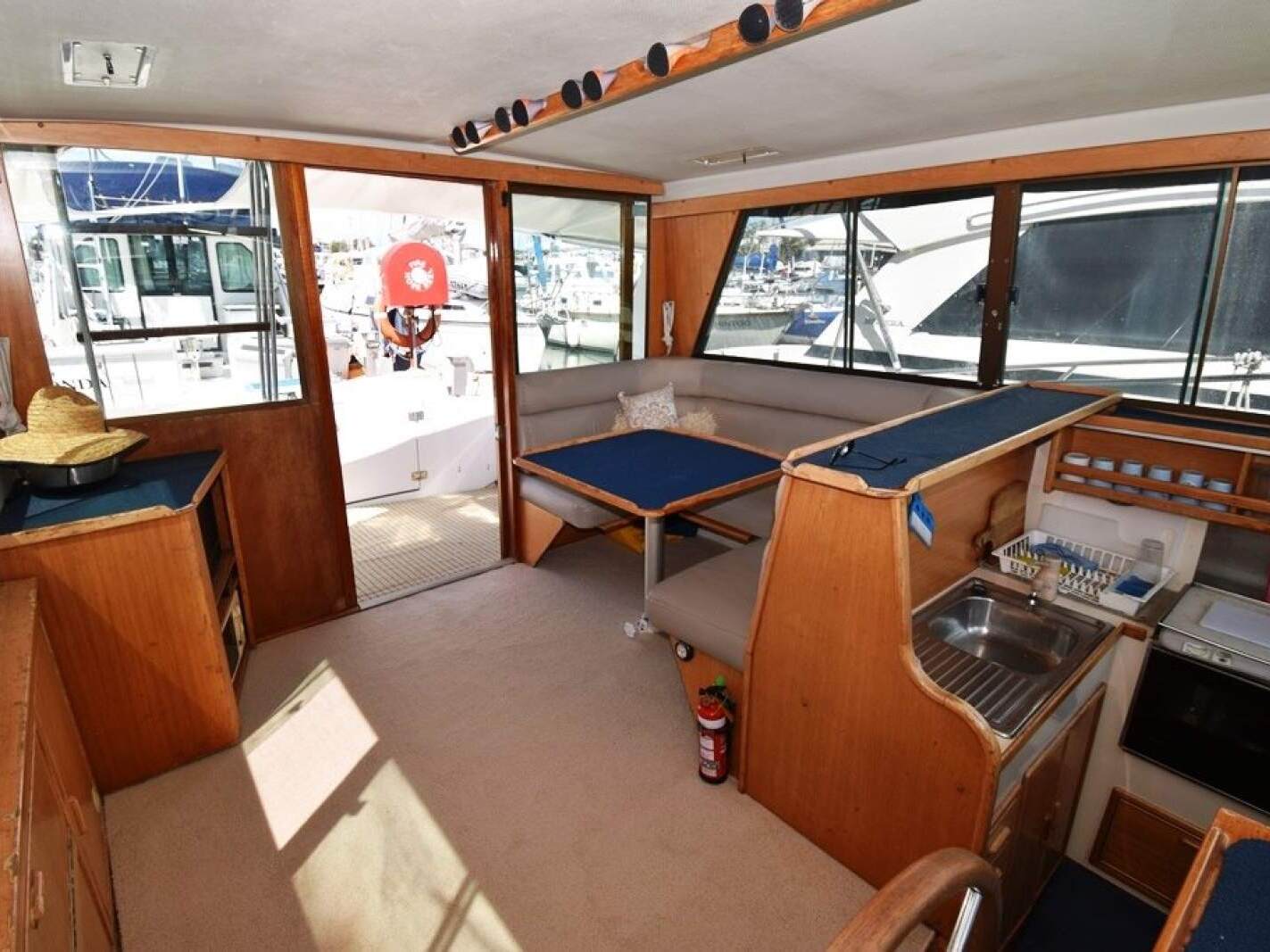 Riviera 35 Flybridge 0 04