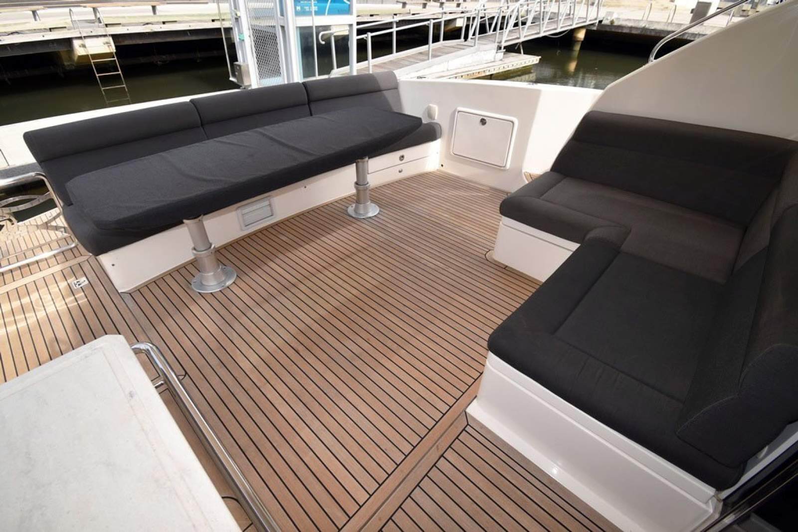 Riviera 5000 Sport Yacht 0 25