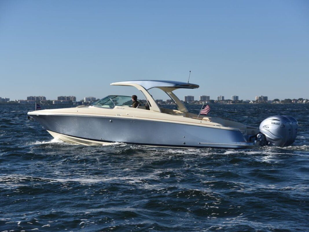 Chris Craft Launch 35 GT 2022 00