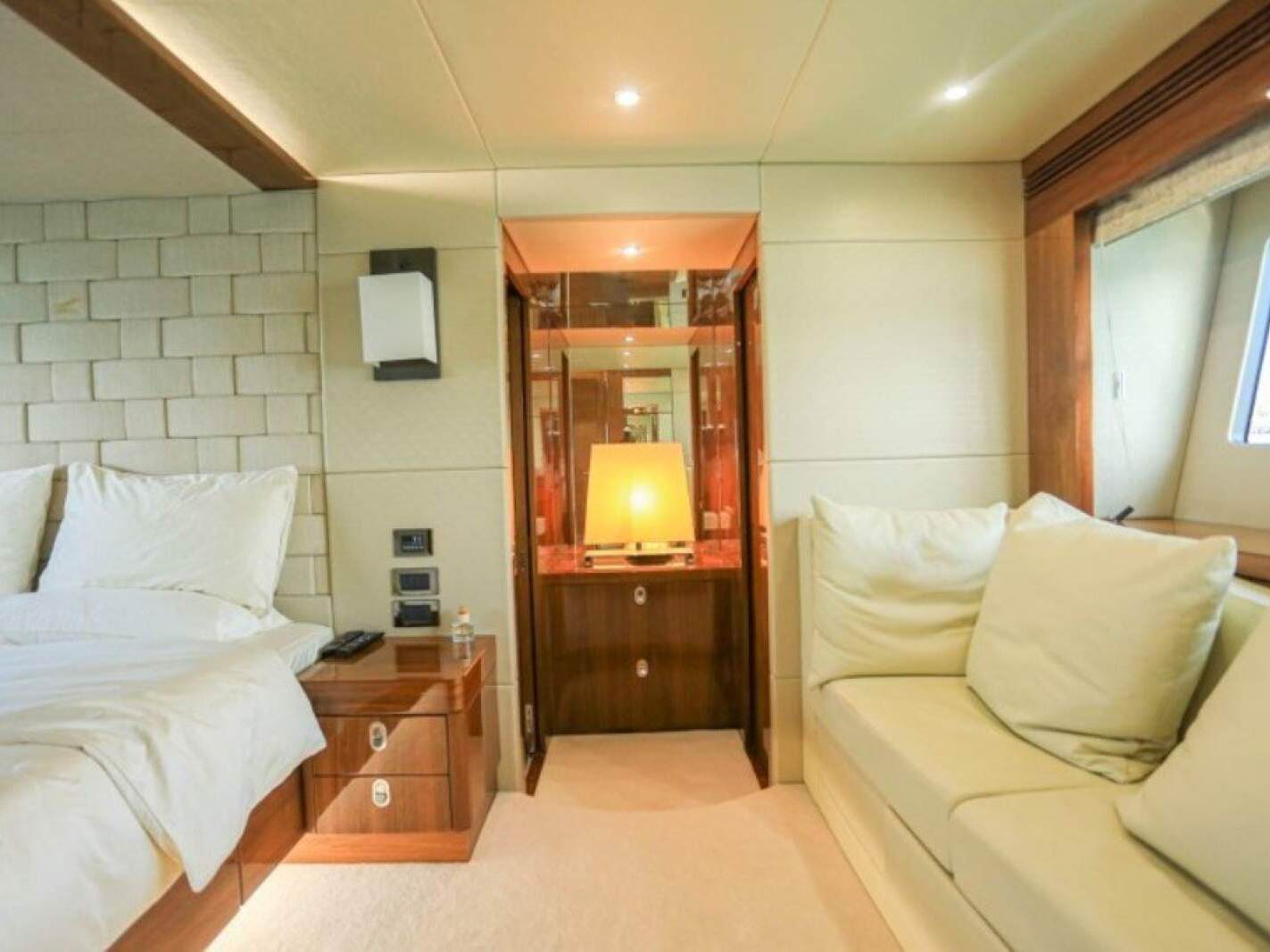 Sunseeker Manhattan 75 0 10